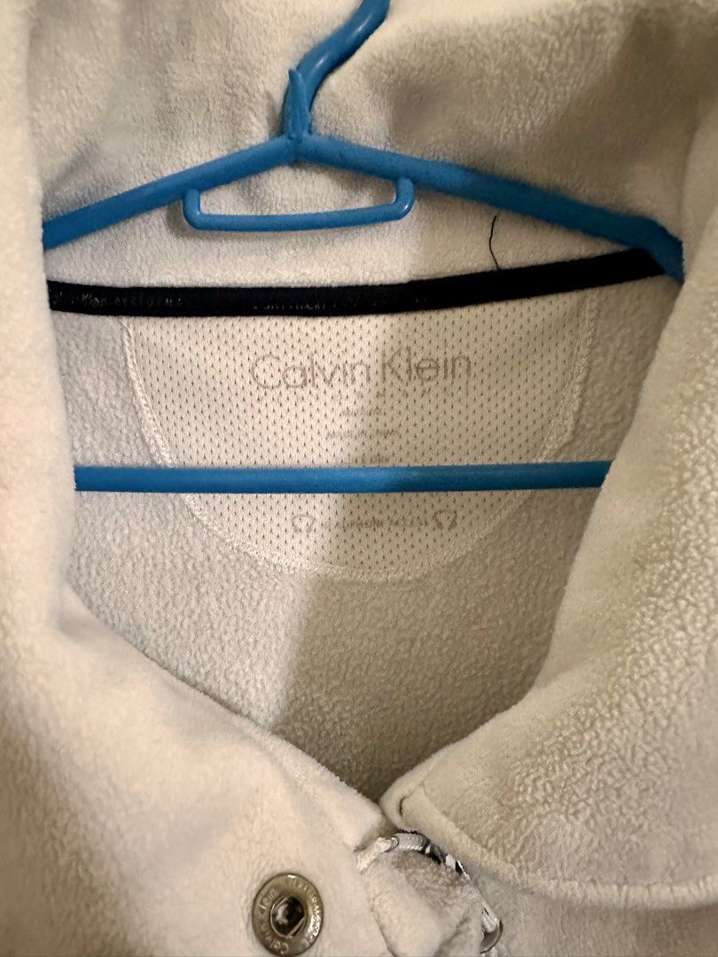 Calvin Klein Fleece Jacket (Category: Coats, Jackets and Outerwear) located in Quezon City. Submitted by kerlitops (Listing ID 1470217712, Image 3). Description: Declutterring! Medium size Very good condition.