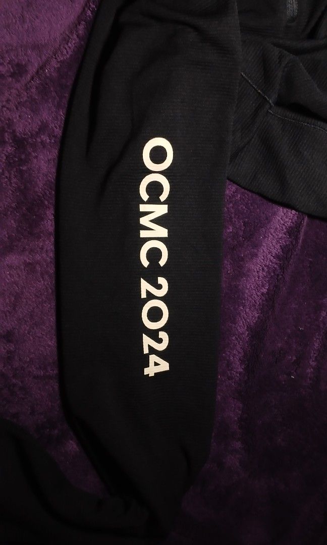 PRE-LOVED‼️ Cambrian College Black Quarter Zip Pullover (Category: Coats, Jackets and Outerwear) located in Caloocan City. Submitted by yat0zu (Listing ID 1470233306, Image 2). Description: - Item: Cambrian College Black Quarter-Zip Pullover - Size/Details: Long sleeves, high collar neckline - Accents: Small college logo on chest, 'OCMC 2024' printed in white along the left sleeve - Style: Great for stylish and casual days.
