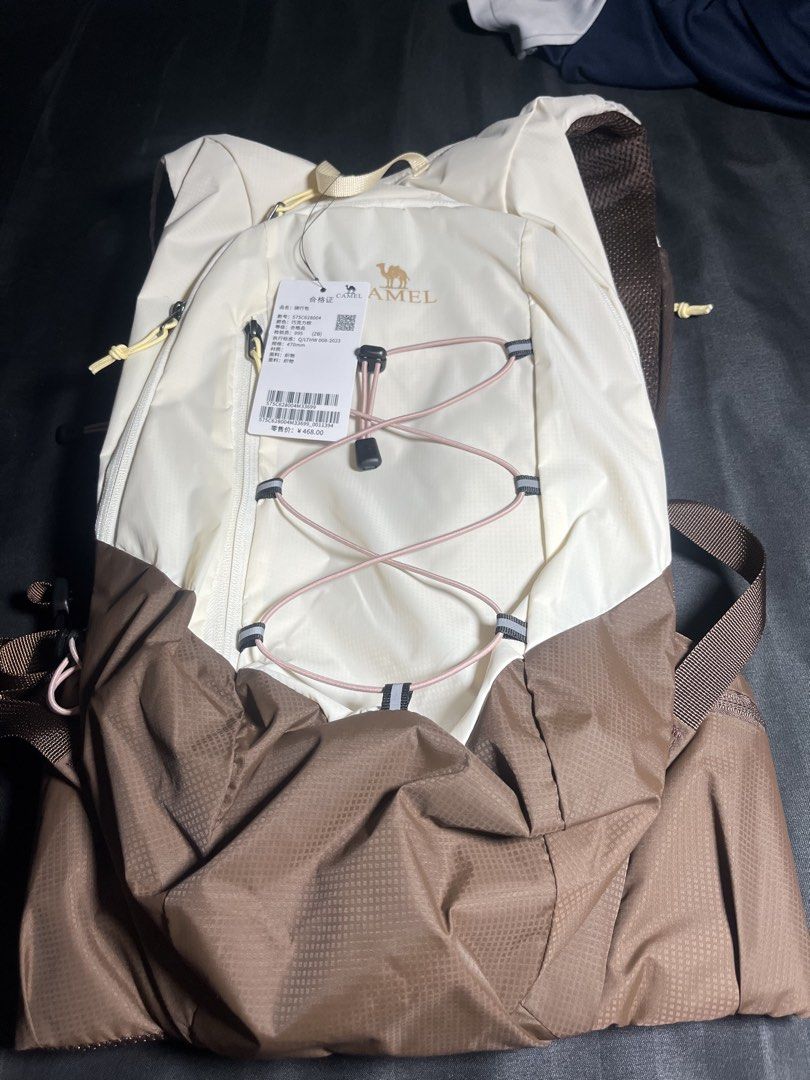Camel 13L Lightweight Hiking Backpack & WRELS Water Bladder 2L (Category: Hiking & Camping) located in Lucena. Submitted by bnkeyks (Listing ID 1470148907, Image 1). Description: Camel 13L Hiking Backpack - Brand New WRELS 2L Water Bladder - Brand New Open just to check Sold as set .