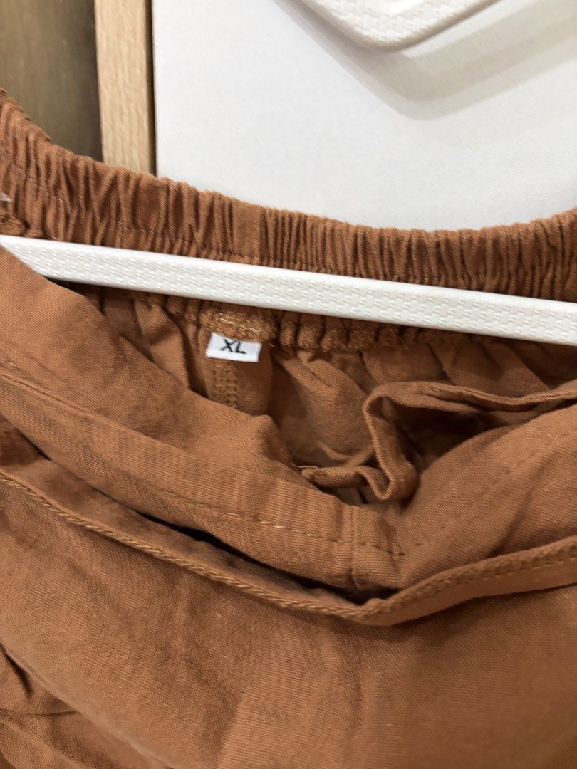 Camel Brown linen Skort (Category: Skirts) located in Pateros City. Submitted by downsizin (Listing ID 1470167672, Image 3). Description: Garterized, can fit size 29- 35.