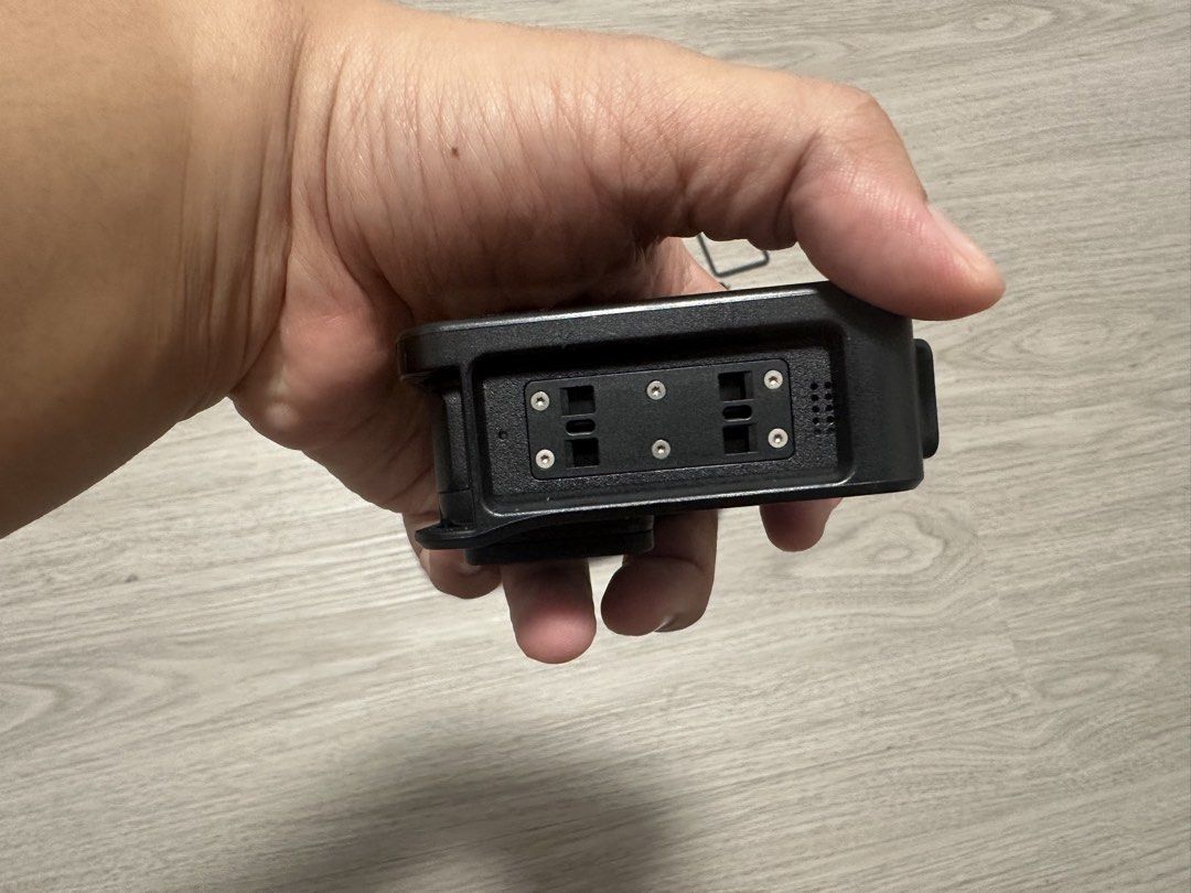 Camera (Category: Cameras) located in Singapore. Submitted by heykelkenobi (Listing ID 1470214787, Image 5). Description: Used once and kept in storage box so long letting go asap, no nego fixed price.
