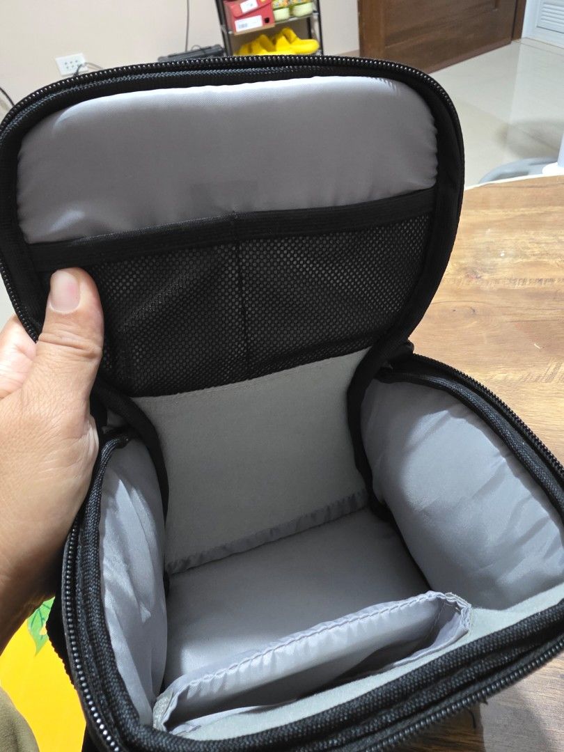 Camera Bag Vesta Aspire 15 (Category: Cameras) located in Santo Tomas. Submitted by kendra_04 (Listing ID 1470344681, Image 3). Description: From Australia never been used.