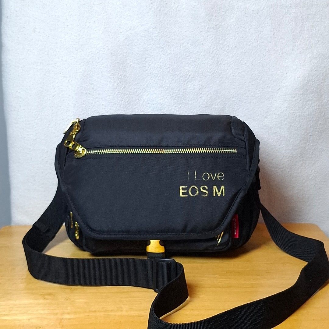 Canon EOS-M Camera Sling Bag (Category: Camera Bags & Carriers) located in Baguio. Submitted by kathuu27 (Listing ID 1470216355, Image 1). Description: Canon EOS-M Camera Sling Bag 25x12x18cm Verygood condition Minimal sign of usage Baguio City Based (open for dropping/meet-up) Outside Baguio - Payment First Shipping +SF Courier: Jnt.