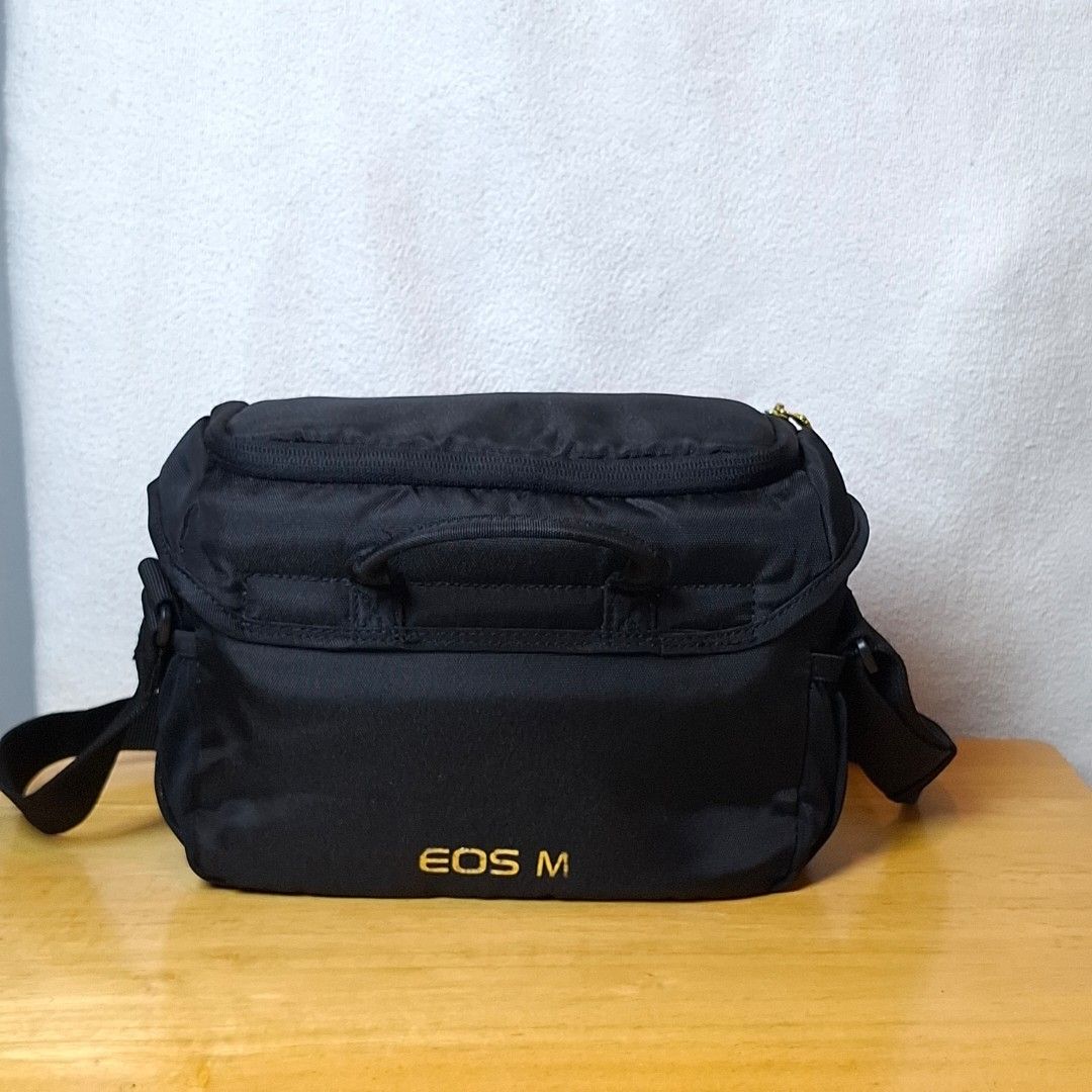 Canon EOS-M Camera Sling Bag (Category: Camera Bags & Carriers) located in Baguio. Submitted by kathuu27 (Listing ID 1470216355, Image 2). Description: Canon EOS-M Camera Sling Bag 25x12x18cm Verygood condition Minimal sign of usage Baguio City Based (open for dropping/meet-up) Outside Baguio - Payment First Shipping +SF Courier: Jnt.