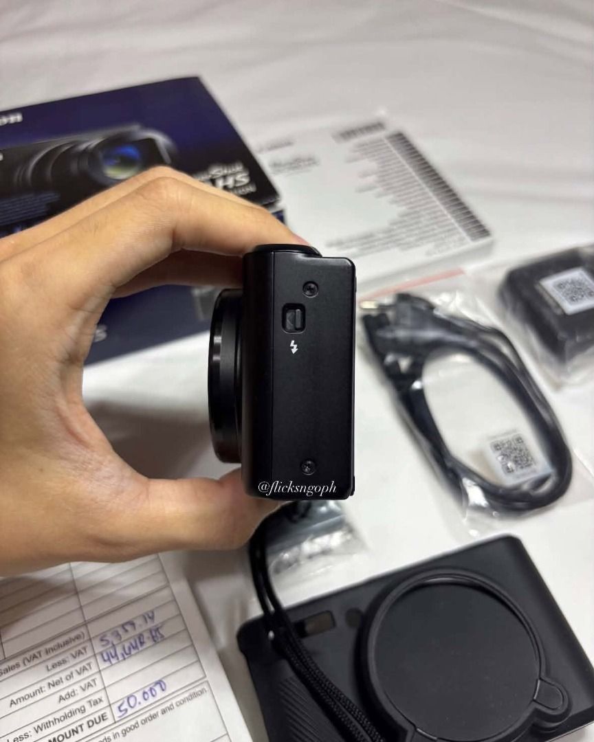 Canon Powershot sx740hs (Like New) (Category: Cameras) located in Caloocan City. Submitted by boldfalcon.712f00 (Listing ID 1470317543, Image 2). Description: - Model: Canon PowerShot SX740 HS - Color: Classic Black - Key Features: 40x Optical Zoom, compact pocket-friendly design, built-in Wi-Fi & Bluetooth - Inclusions: Original box, manual, battery, battery charger, cables, wrist strap, and protective case - Ideal for: Travel photography, vlogg