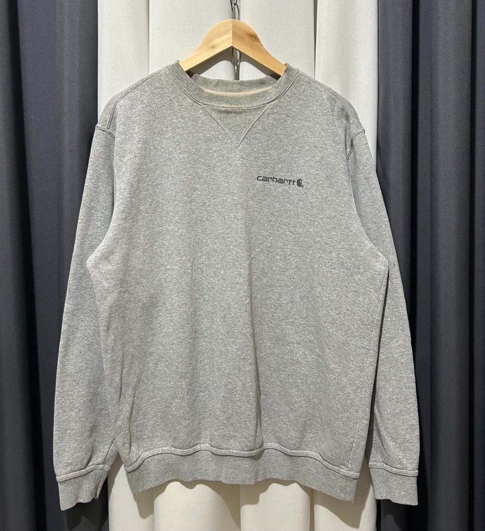 Carhartt Crew neck Pull Over Sweatshirt (Category: Coats, Jackets and Outerwear) located in Guinobatan. Submitted by lorocathrifts (Listing ID 1470289821, Image 1). Description: Carhartt Crew neck Pull Over Sweatshirt Size: Medium on tag (Original Fit) Condition: Well Used *bawal sa maarte*.