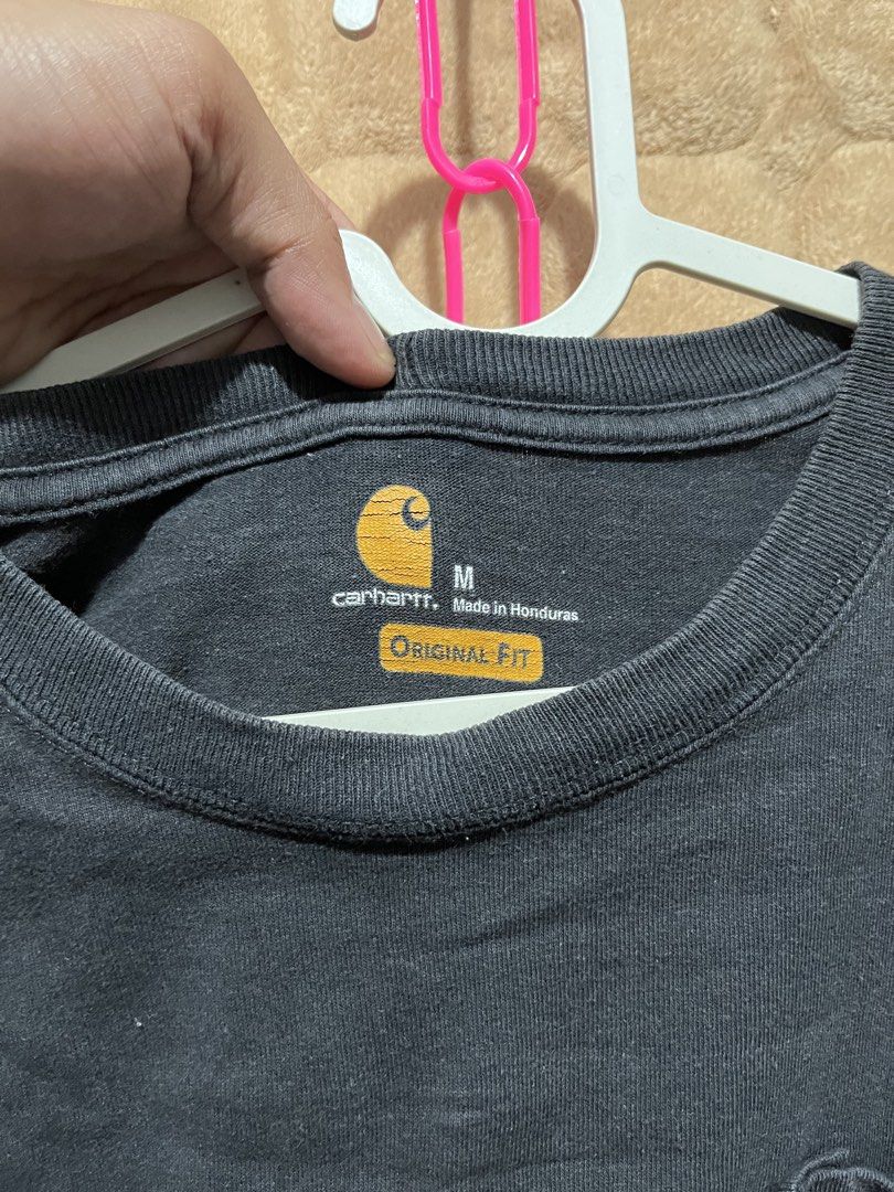 Carhartt pocket tee (Category: Activewear) located in Cebu City. Submitted by thrift.sht (Listing ID 1470315754, Image 3). Description: CARHARTT POCKET TEE BLACK Size: medium on tag - Oversized fit 20x29 Color: Black 9/10 Condition No issue For only ₱800! DM to mine! Ship via J&T #thriftsht #thrifting.