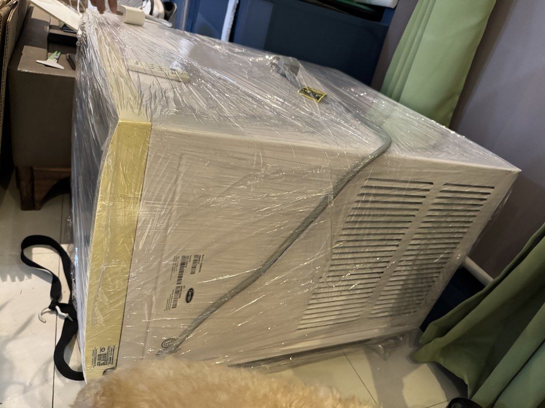 Carrier Window Type Air Conditioner with Remote (Category: Air Conditioning and Heating) located in Taguig. Submitted by shianaarellano (Listing ID 1470303508, Image 3). Description: 2.5 Hp Almost brand new rarely used No issue sobrang lamig mabilis din magpalamig ng living area. Rfs: moving abroad.