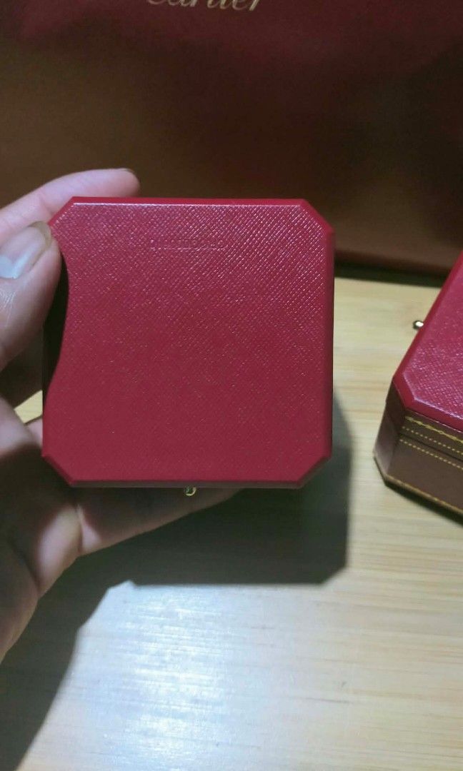 CARTIER ring box only (Category: Accessory Holder, Box & Organizers) located in Caloocan City. Submitted by chani7878 (Listing ID 1470306813, Image 3). Description: Cartier ring box only good as new with paper bag and catalogue pm for more details negotiable pa ung price pag nagkasundo manila makati lang ako lalamove jnt meetup only box lang sya thankyou.
