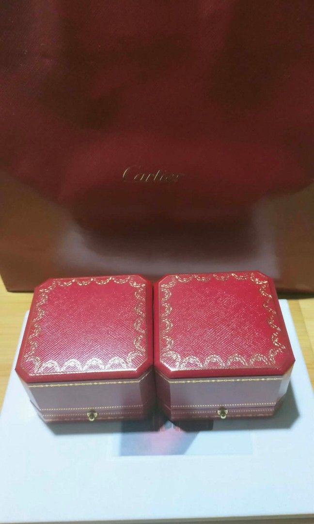 CARTIER ring box only (Category: Accessory Holder, Box & Organizers) located in Caloocan City. Submitted by chani7878 (Listing ID 1470306813, Image 2). Description: Cartier ring box only good as new with paper bag and catalogue pm for more details negotiable pa ung price pag nagkasundo manila makati lang ako lalamove jnt meetup only box lang sya thankyou.