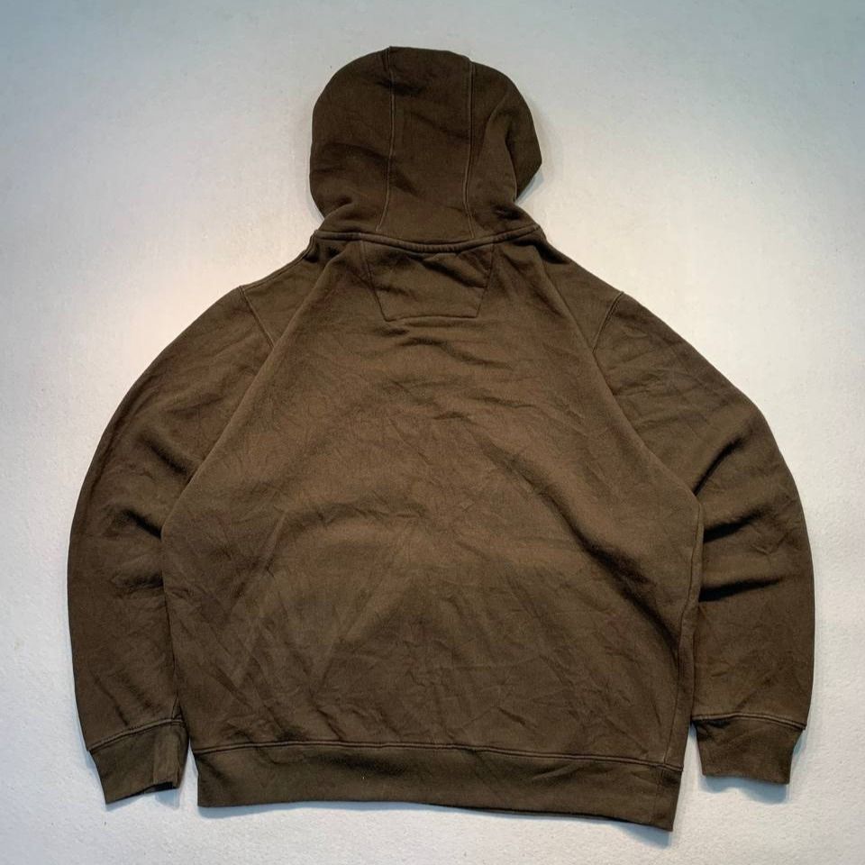 Caterpillar CAT Brown Hoodie (Category: Hoodies) located in Mandaluyong City. Submitted by theroom501 (Listing ID 1470323508, Image 2). Description: Caterpillar CAT Brown Hoodie Style Code: None Size on Tag: Large Color: Brown Condition: Good pre-owned condition with a heavily distressed vintage look. Authenticity Flaws/Issues: Visible bleach stains on the fabric. Flat Lay Measurements: Pit to Pit: 27 inches Length: 26 inches Leeg opening Length: