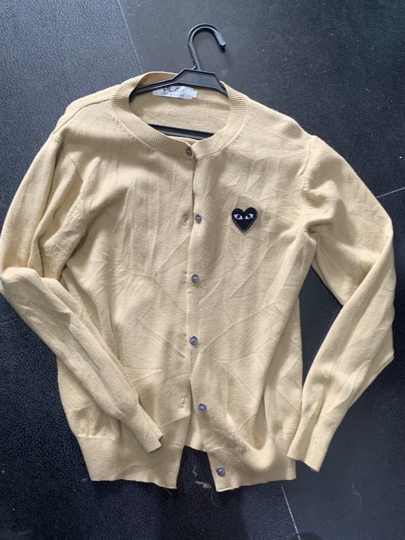 CDG PLAY (Category: Luxury Apparel) located in Manila. Submitted by true_dailylifestyle (Listing ID 1470218776, Image 3). Description: .