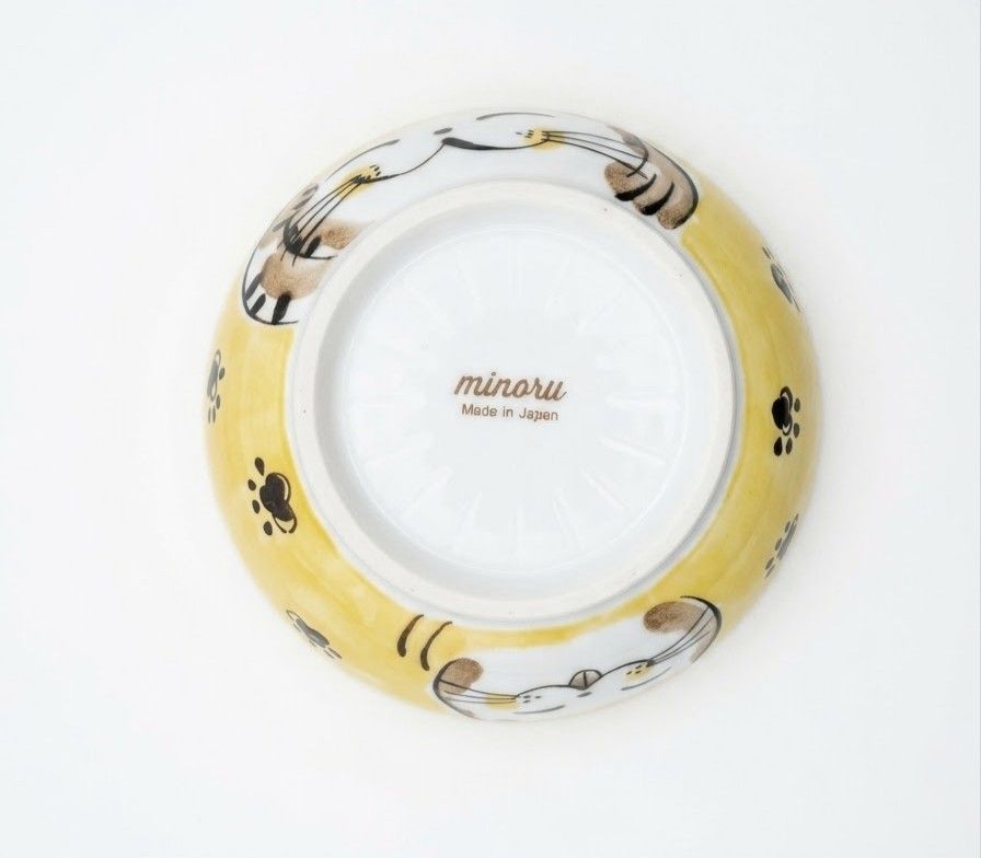 Ceramic Cat Bowl (Category: Other Kitchenware & Tableware) located in Binan City. Submitted by mayjhe (Listing ID 1470162706, Image 2). Description: 💛 For Sale 💛 🌸 Cat 🍀 Ceramic Bowl 📍 Condition: Good 💰 Price is ₱ 165.00 👉 Other details posted 🇵🇭 Location Biñan Laguna 🛵 Courier J& T and Lalamove 📋 Shipping by schedule 📍 NO COD & COP 📌 All items are carefully packed and labeled with Fragile stickers for breakable goods. However, once 