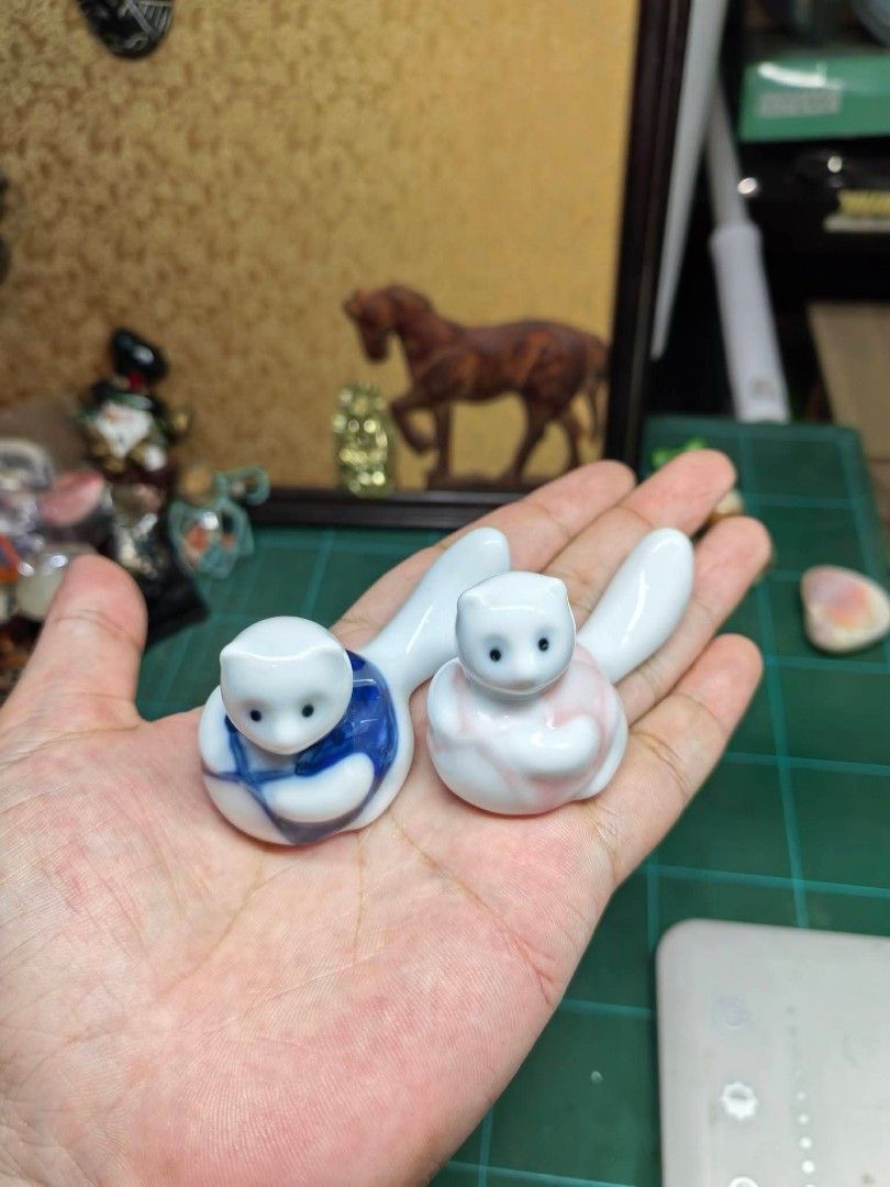 Ceramic Cat Figurine Pair (Category: Other Home Decor) located in Cebu City. Submitted by dudes_villanueva (Listing ID 1470249936, Image 2). Description: Ceramic Cat Figurine Pair in excellent condition.