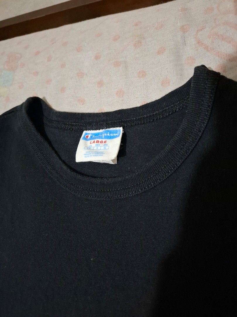 Champion (Category: Tshirts & Polo Shirts ) located in Pasay City. Submitted by kafushika (Listing ID 1470213335, Image 3). Description: Champion minimalist embroid logo size large on tag 20.5x28 excellent condition 9.5/10 color rate no issue color may vary due to lighting.