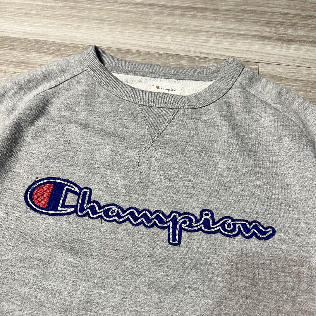 Champion Script Sweatshirt (Category: Coats, Jackets and Outerwear) located in Cavite. Submitted by latteroption (Listing ID 1470332178, Image 3). Description: Champion Script Sweatshirt issue: None Condition: 10/10 Size: M-L Length x Width: 27x22.