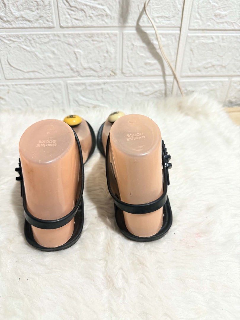 Chanel (Category: Sneakers & Footwear) located in Mati. Submitted by thriftedbagsbeyond (Listing ID 1470307149, Image 3). Description: .