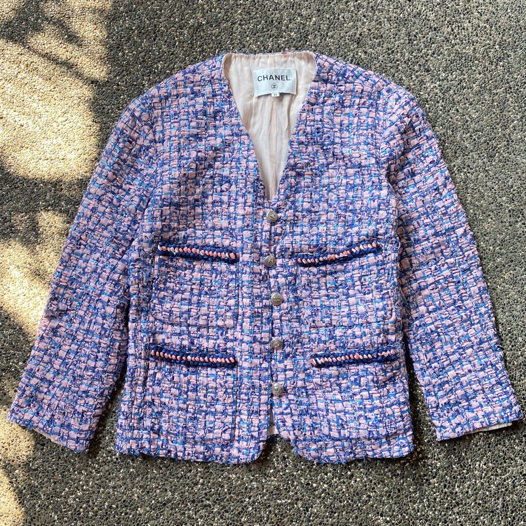 💫Chanel 21P Multicolor Tweed Jacket (Category: Luxury Apparel) located in Manila. Submitted by yourdaily_obsessions (Listing ID 1470281179, Image 1). Description: Item: Chanel •Size 34 on tag, S-M •Measurements Shoulder: 15.5” Bust: 32-34 Width: 17” Length: 22.5” •Searchable code: P70099v49020 •Highly recommended! Must have.✨☺️ - Notes before making an offer❗️ •Photos are provided for self authentication. •Bogus/irresponsible buyer auto blocked 