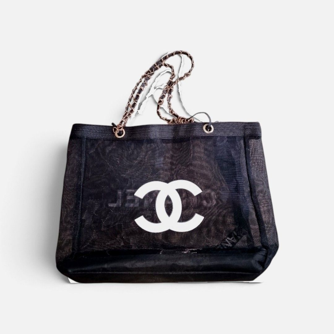 Chanel Bag VIP TOTE BAG MESH (Category: Luxury Bags & Wallets) located in Manila. Submitted by gentlestone1998 (Listing ID 1470165686, Image 2). Description: excellent condition.