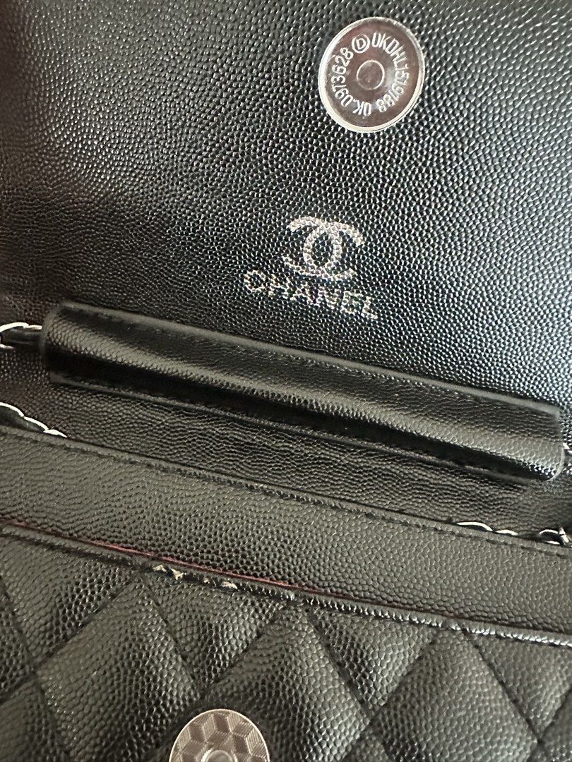 Chanel Black Leather Bag (Category: Luxury Bags & Wallets) located in Manila. Submitted by ysavee (Listing ID 1470219892, Image 2). Description: - not 0G - loc: taft.