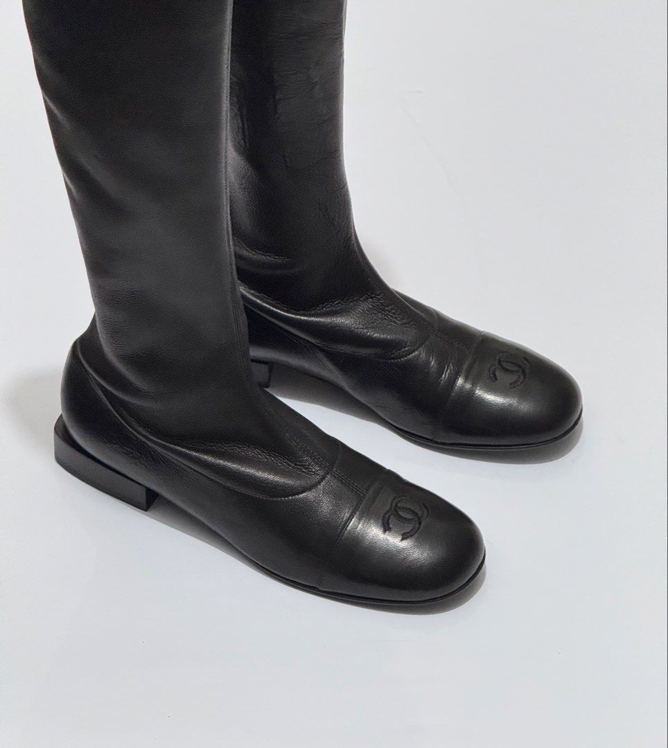 Chanel boots (Category: Boots) located in Quezon City. Submitted by byuklph (Listing ID 1470320043, Image 3). Description: Authentic💯size35/23cm slim🦋 Excellent condition stretchable leather No inclusion .