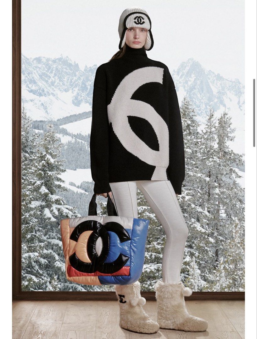 ⚜️Chanel Coco Neige 2026 Sweater (Category: Luxury Apparel) located in Makati City. Submitted by 90sangel (Listing ID 1470288915, Image 1). Description: .