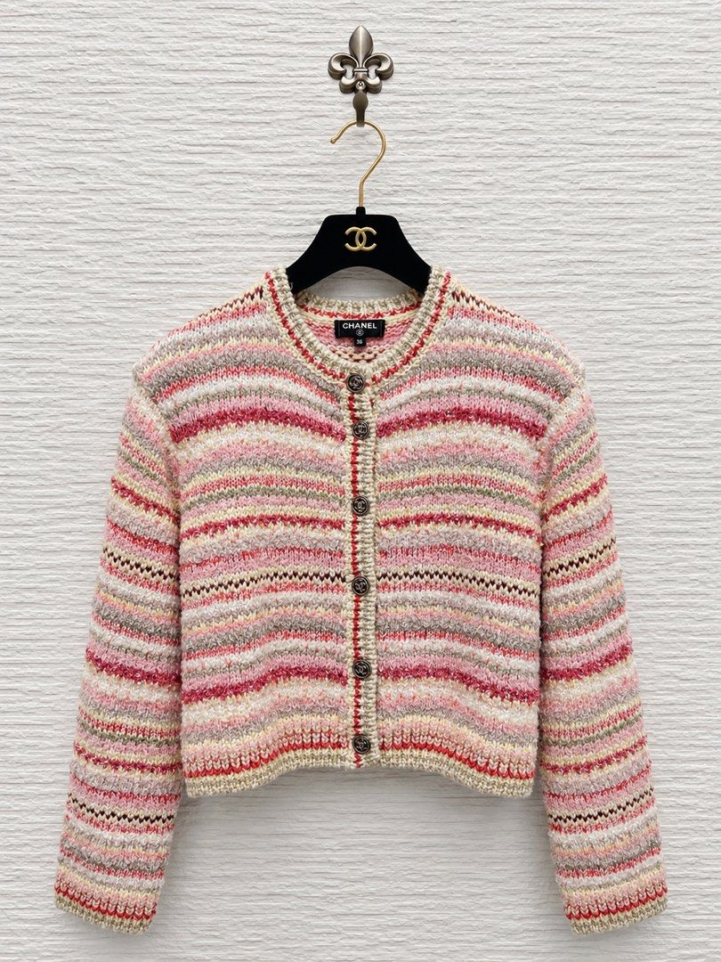 ⚜️Chanel pink cardigan / top (Category: Luxury Apparel) located in Makati City. Submitted by 90sangel (Listing ID 1470155879, Image 3). Description: Sugar, blush, and everything pink. 💞🩷🌸✨ .
