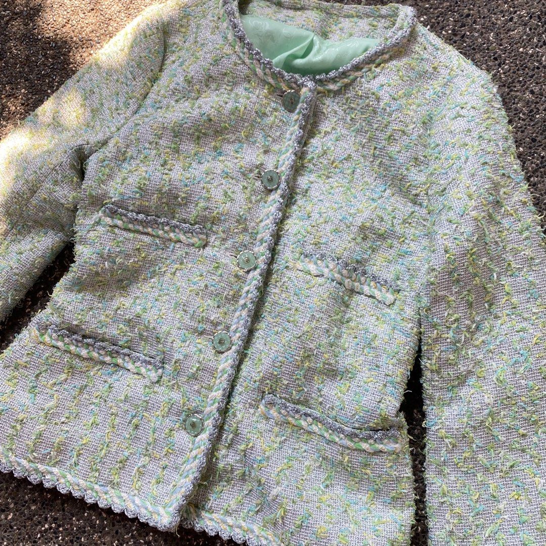 💫Chanel Tweed Multicolor Tweed Jacket (Category: Others Tops) located in Manila. Submitted by yourdaily_obsessions (Listing ID 1470272272, Image 2). Description: Item: Chanel •Size 36 on tag, S-M •Measurements Shoulder: 15” Bust: 32-36 Width: 17” Length: 22.5” •Bright color lakas makaputi.🥹🤍 - Notes before making an offer❗️ •Photos are provided for self authentication. •Bogus/irresponsible buyer auto blocked •Check details first, to see minima