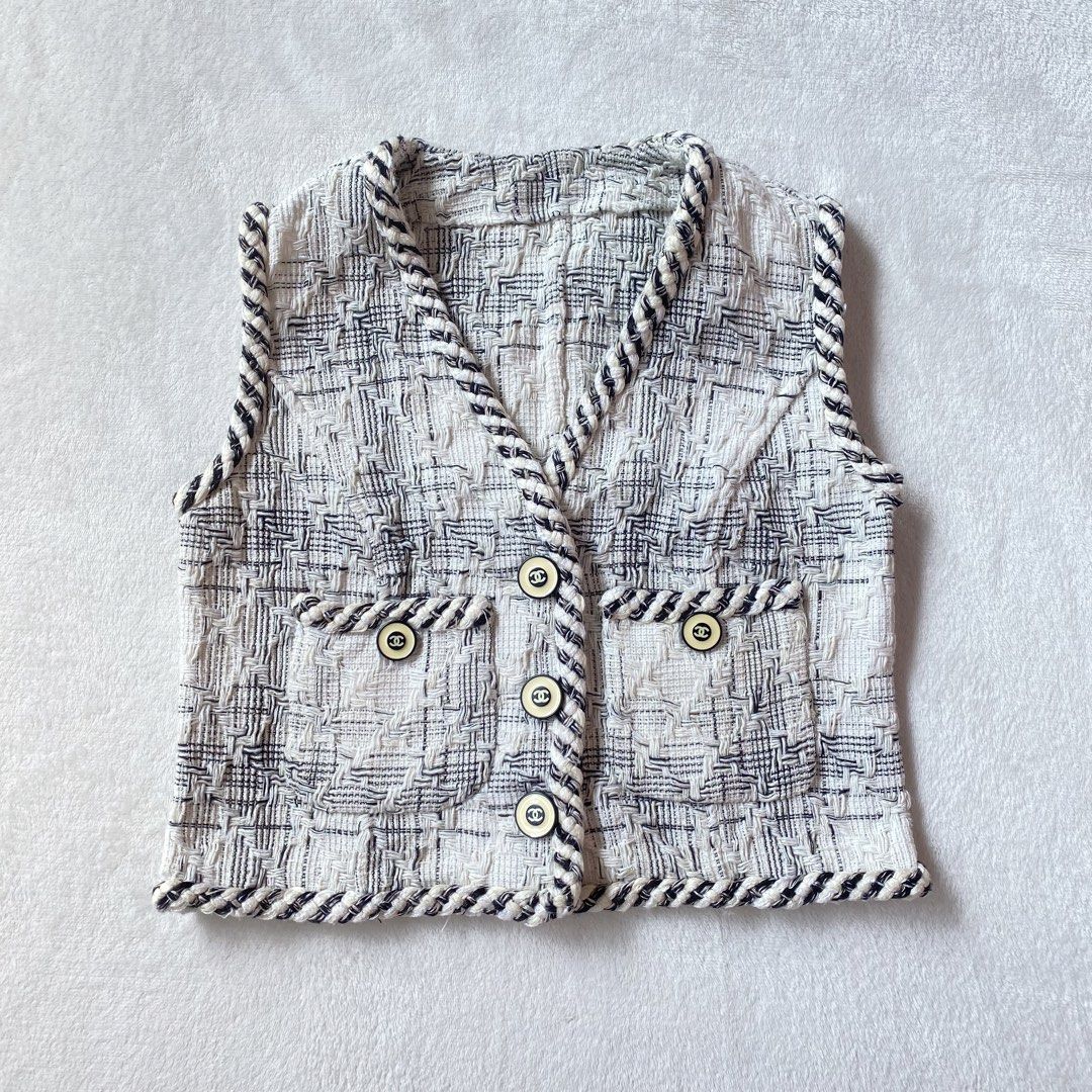 💫Chanel Tweed Vest Top (Category: Others Tops) located in Manila. Submitted by yourdaily_obsessions (Listing ID 1470267823, Image 1). Description: Item: Chanel •Size: 38 on tag, S-M •Measurements: 15x17 inches •w/ sparkling effect in person, so cute!🥺🤍 - Notes before making an offer❗️ •Photos are provided for self authentication. •Bogus/irresponsible buyer auto blocked •Check details first, to see minimal flaw/issue if any. •Payment First. No 