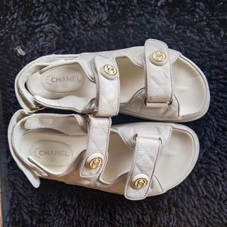 (Category: ) located in . Submitted by dione_closet503 (Listing ID 1470217717, Image 1). Description: .