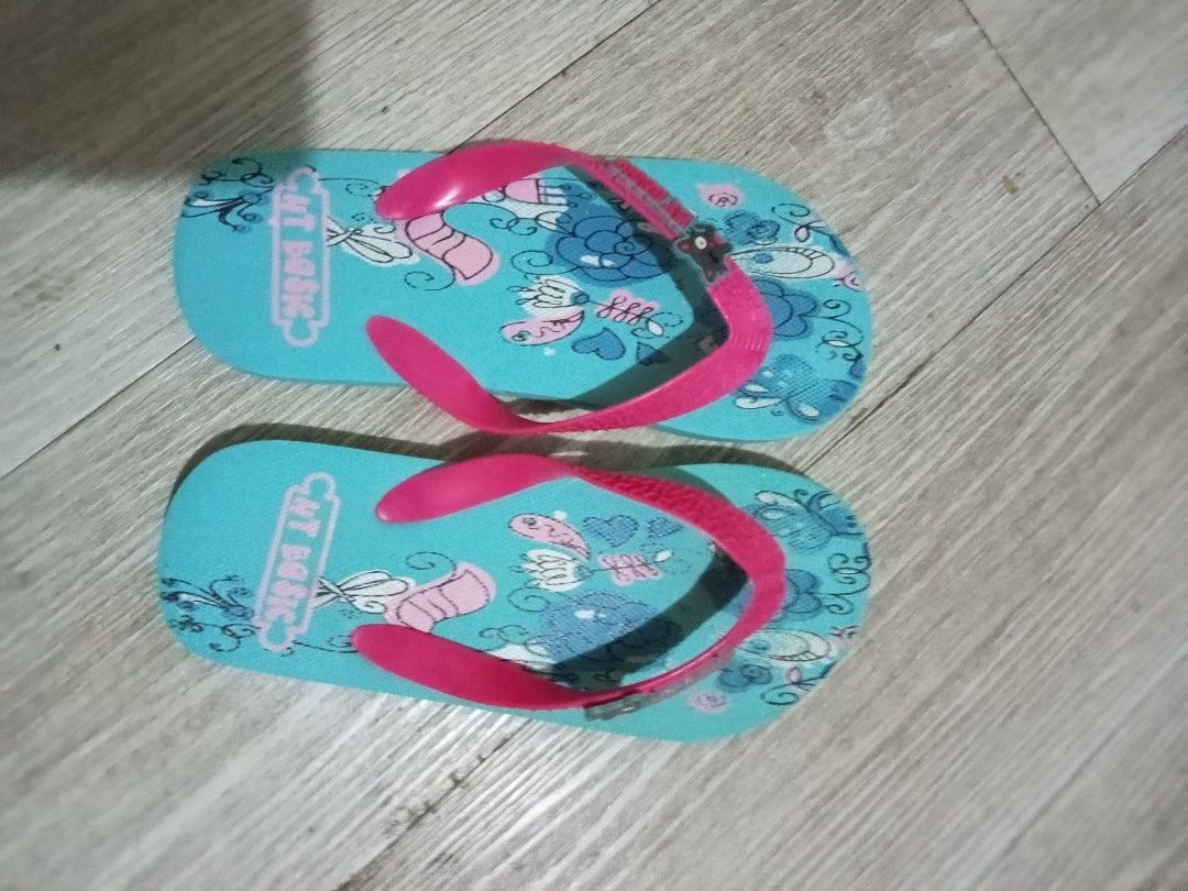 Children Slippers / Cute Basic Girls Flip Flops Bundle Blue and Pink (Category: Babies & Kids Fashion) located in Cebu City. Submitted by cebu-garagesale (Listing ID 1470163784, Image 2). Description: Selling children's slippers, in great condition. P 150 for each pair of slippers. For pick-up or delivery. Buyer will pay for shipping fees if for delivery. Location: Near San Carlos South Campus, CTS/CCMC. In Cebu City. Check out also our other ite