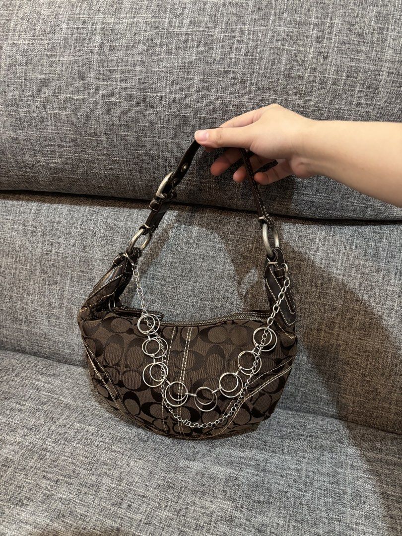 Choco mini halfmoon vintage hobo (Category: Shoulder Bags) located in Binangonan. Submitted by bagsistersph (Listing ID 1470191411, Image 1). Description: .