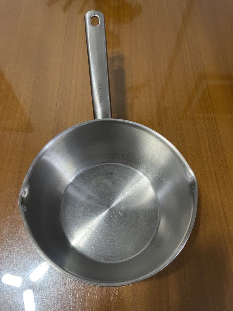 Cladin Stainless Deep Frying Pan 18cm (Category: Cookware & Accessories) located in Quezon City. Submitted by doublelkitchenware (Listing ID 1470187066, Image 2). Description: Cladin Stainless Steel Deep Frying Pan with spout 18x8.5cm Induction / Gas / Electric Tama ang kapal at bigat Fully clad Visible sign of usage / scratches Pick up or shipping via lalamove Provincial 🚚j&t Novaliches Qc .