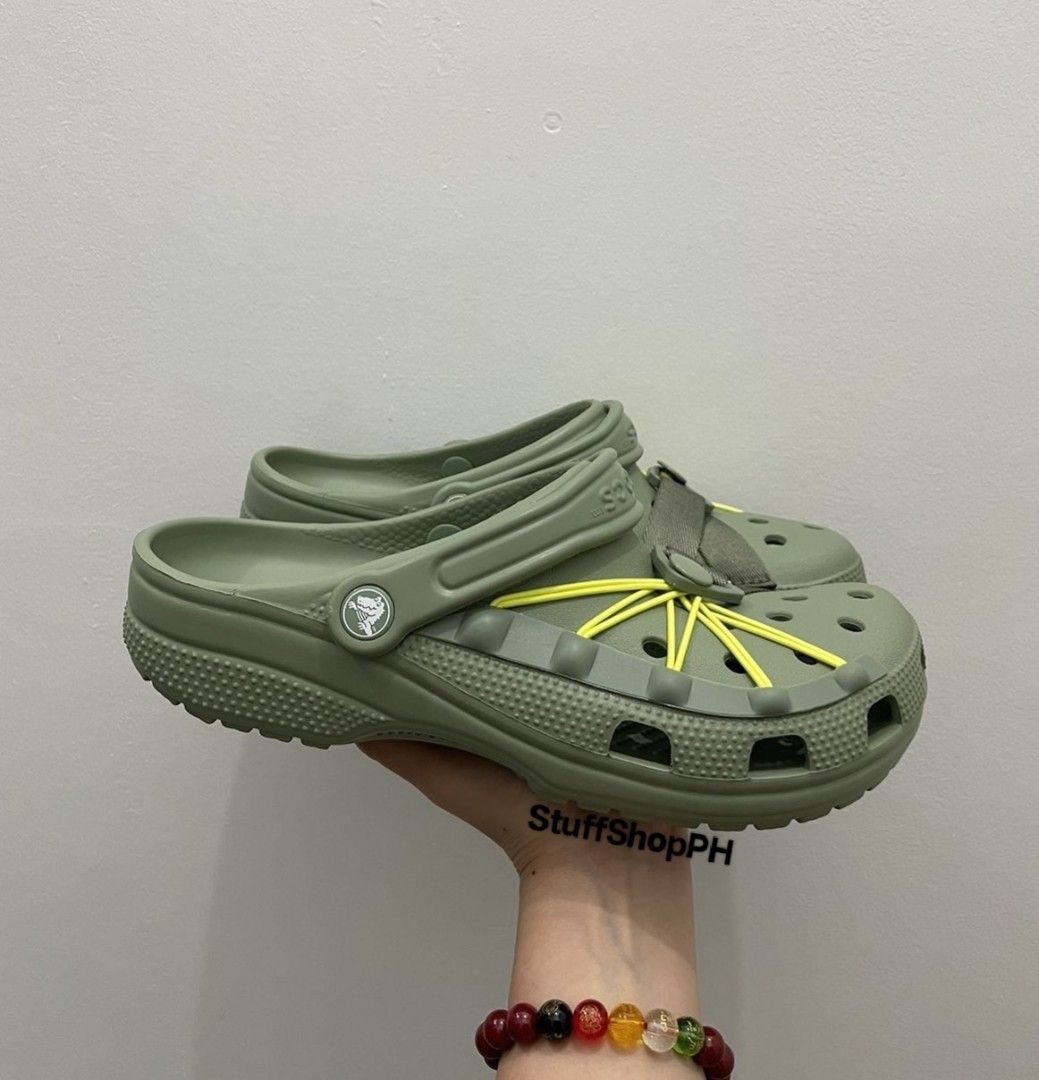 Classic lockdown Moss (Category: Slippers & Slides) located in Caloocan City. Submitted by annegarciichua (Listing ID 1470347927, Image 2). Description: Classic lockdown clog Moss M6/W8 M7/W9 M8/W10 M9/W11 M10/W12 💯 % Legit! ✅ Hang tags ✅ Zip lock.