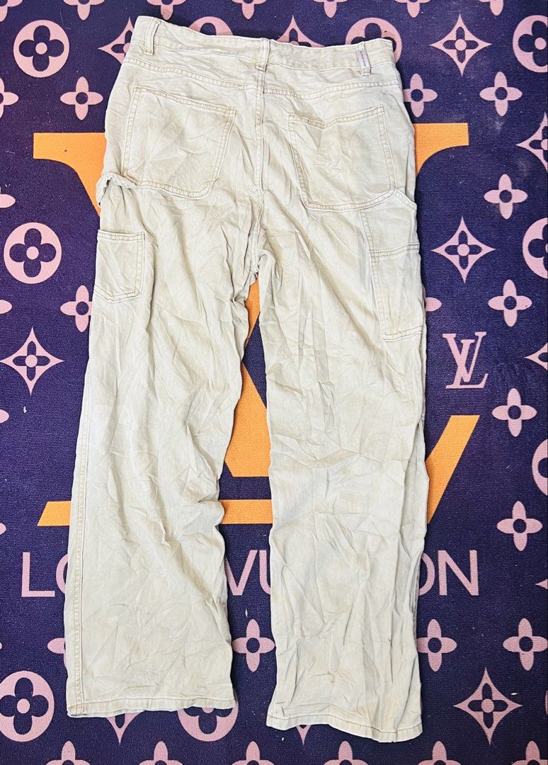 Climax Vision Khaki Cargo Pants Size M (Category: Joggers) located in Manila. Submitted by zealocean.1db413 (Listing ID 1470158161, Image 2). Description: Dimes 34/41 Hem10 - Brand: Climax Vision - Color: Khaki / Neutral Tan - Size: M - Fit: Mid-rise, straight leg - Closure: Button fly - Details: Multiple utility pockets on legs and back - Material: Durable cotton-blend fabric - Condition: Great everyday streetwear staple.
