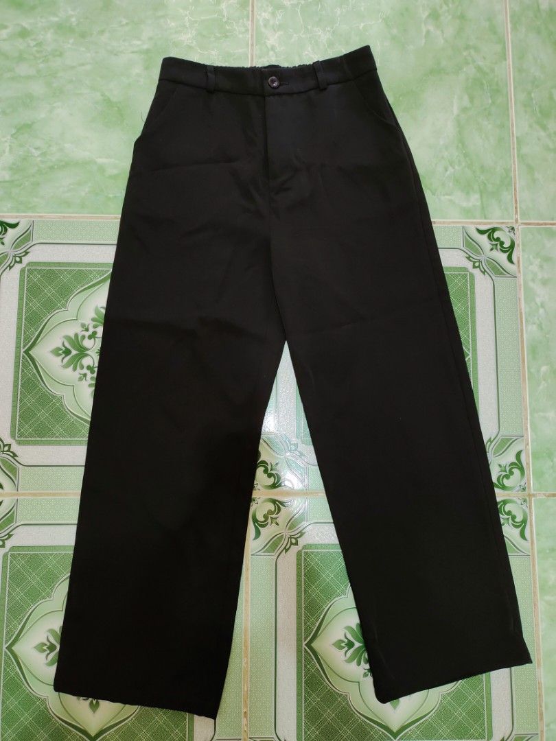 Clothes deserve a second chance, not your ex 🎀 (Category: Blouses) located in Manila. Submitted by zealtree_ed12ea (Listing ID 1470228527, Image 1). Description: DECLUTTERING MY STUFF! 🎀 hello ladies, i'm selling some of my personal preloved clothes. - quality items - used but not abused clothes 💋 - sure buyers only! - you can pay through gcash/bank transfer 📌NO EXCHANGE 📌NO RETURN 📌NO CANCELLATION 🎀limit your expectations 🎀color may vary