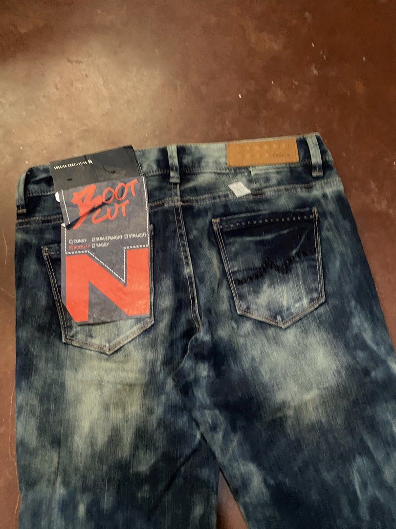 Clride Deadstock Mid~Rise Bootcut (Category: Jeans) located in Malita. Submitted by ronnyboi (Listing ID 1470168507, Image 2). Description: 1 W:29 L:39.5 T:9.2 H:8 Mine:400.