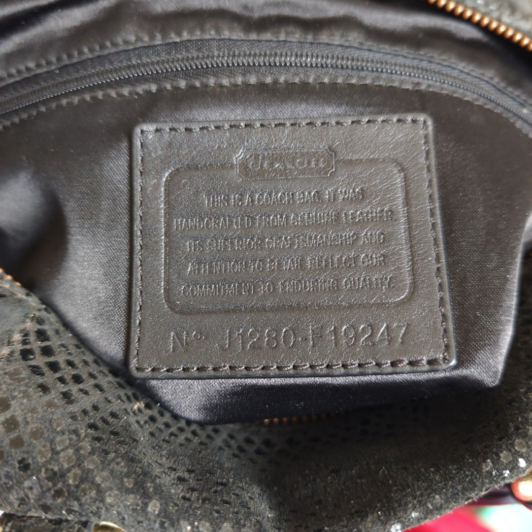 Coach Ashley Leather Satchel (Category: Shoulder Bags) located in Roxas. Submitted by rhenzgcil (Listing ID 1470236671, Image 3). Description: Good for Personal Use Since May Flaws Check Pictures.