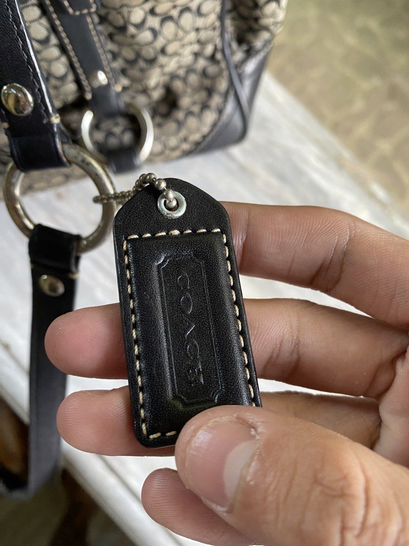 COACH BAG & WALLET ( BUNDLE ) (Category: Luxury Bags & Wallets) located in San Pablo. Submitted by pj_thrifthings (Listing ID 1470348247, Image 3). Description: COACH BAG AND WALLET ( BUNDLE ) AUTHENTIC LEGIT GUARANTEED EXCELLENT CONDITION CAN DO SHIPPING NATION WIDE.