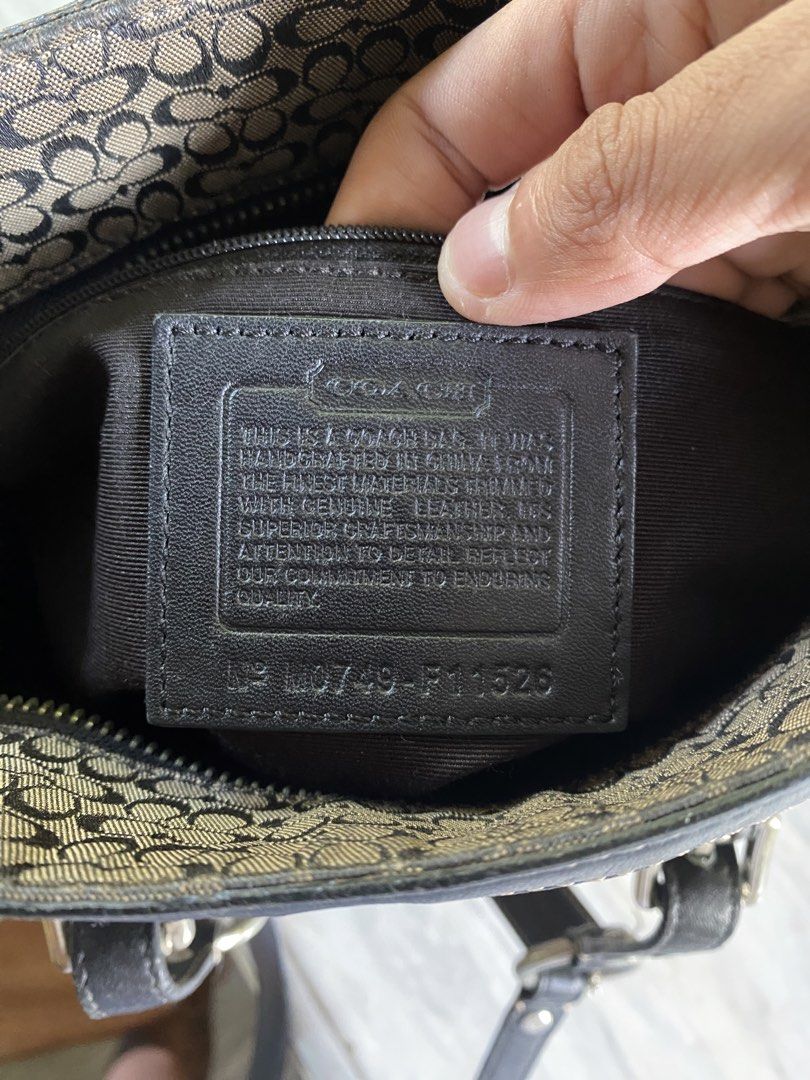 COACH BAG & WALLET ( BUNDLE ) (Category: Luxury Bags & Wallets) located in San Pablo. Submitted by pj_thrifthings (Listing ID 1470348247, Image 2). Description: COACH BAG AND WALLET ( BUNDLE ) AUTHENTIC LEGIT GUARANTEED EXCELLENT CONDITION CAN DO SHIPPING NATION WIDE.