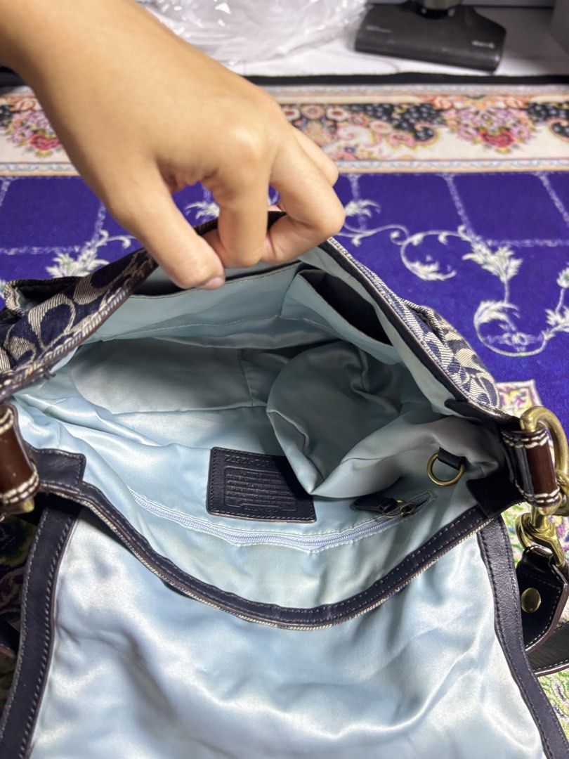 Coach Bleecker Flap Shoulder Bag (Category: Shoulder Bags) located in Valenzuela. Submitted by telagram (Listing ID 1470143377, Image 3). Description: .