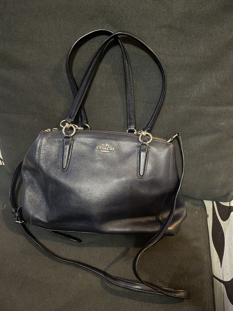 Coach Crossgrain Leather (Category: Shoulder Bags) located in San Carlos. Submitted by graciahoney (Listing ID 1470280090, Image 1). Description: .