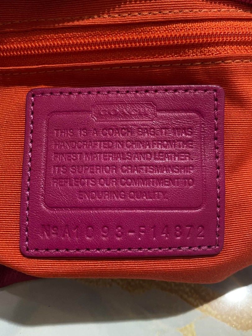 Coach Daisy Cross Body Bag (Category: Cross-body Bags) located in Bulacan. Submitted by yddadoc (Listing ID 1470314156, Image 3). Description: Excellent Condition Need lang linis.