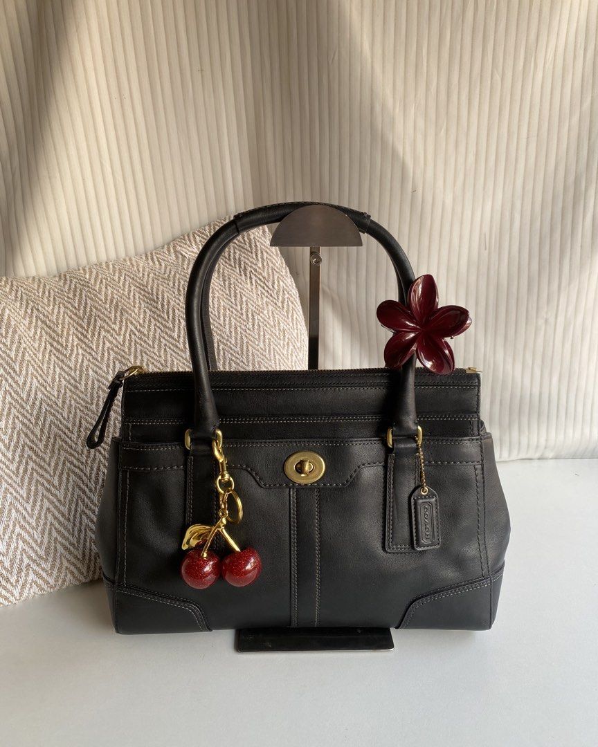 Coach Hampton Leather (Category: Tote Bags) located in Bacolod City. Submitted by lovedrianne (Listing ID 1470286606, Image 1). Description: .