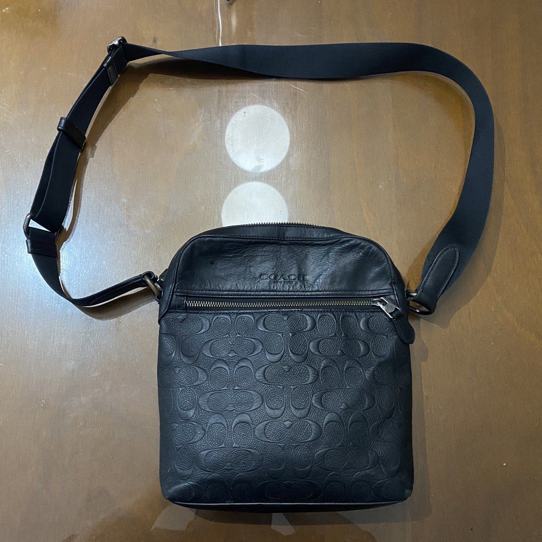 coach houston flight bag (Category: Sling Bags) located in Quezon City. Submitted by 0nlyaint (Listing ID 1470192766, Image 1). Description: coach houston flight bag Legit issue: none color condition: 9/10 2k + sf.