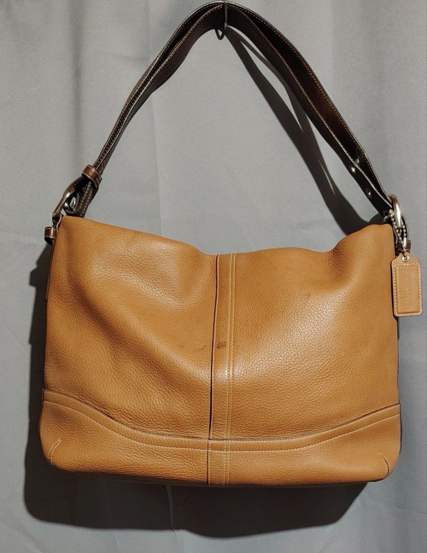 Coach leather (Category: Luxury Bags & Wallets) located in Cavite. Submitted by thrift_finds2000 (Listing ID 1470174569, Image 1). Description: .