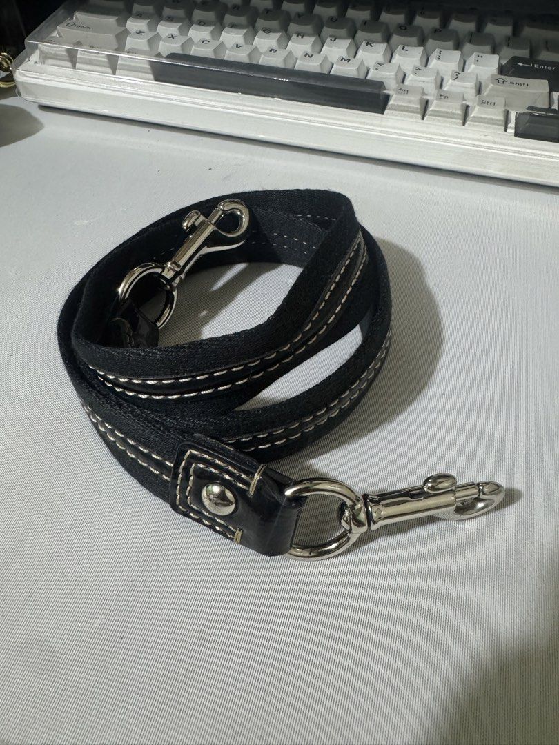 Coach Long strap (Category: Shoulder Bags) located in Lagawe. Submitted by favorsnflavors69115 (Listing ID 1470252983, Image 1). Description: Black coach long strap For coach demi stripe or any coach bag Original 44.5 inches (end to end) 300 + 54 sf j&t.