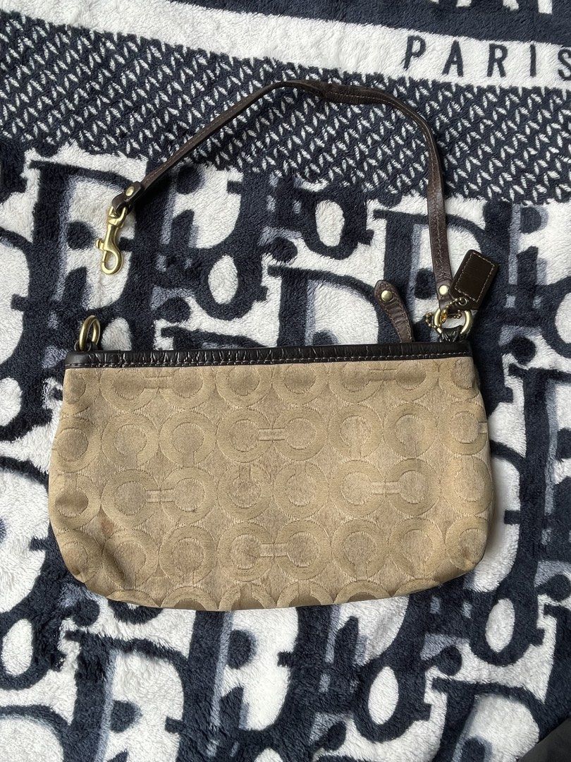 Coach madison patent (Category: Luxury Bags & Wallets) located in San Jose. Submitted by niknikssss (Listing ID 1470275450, Image 2). Description: Coach madison patent Slightly used Issue: plss see the picture.