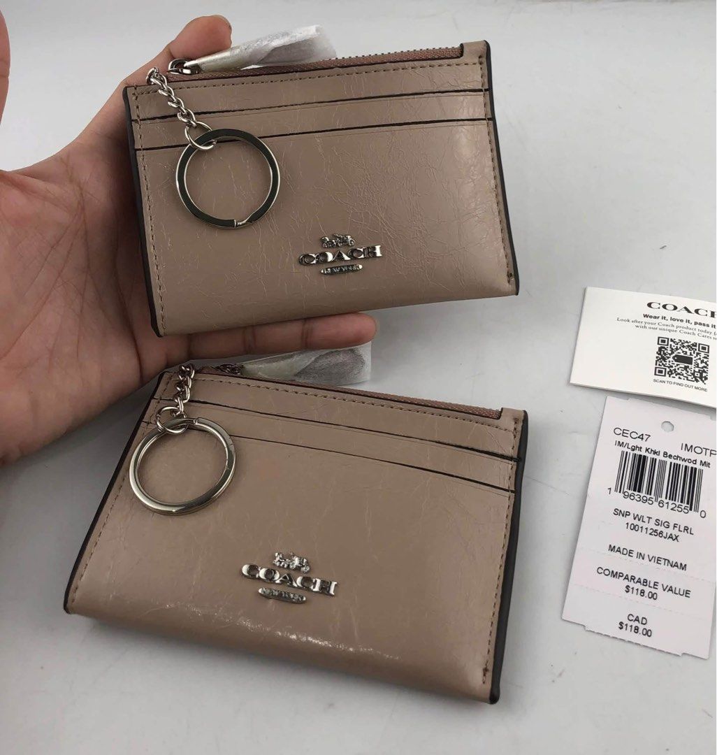 Coach Mini Skinny ID Case (Category: Wallets & Card holders) located in Binan City. Submitted by pinkykeenshop (Listing ID 1470346780, Image 1). Description: .
