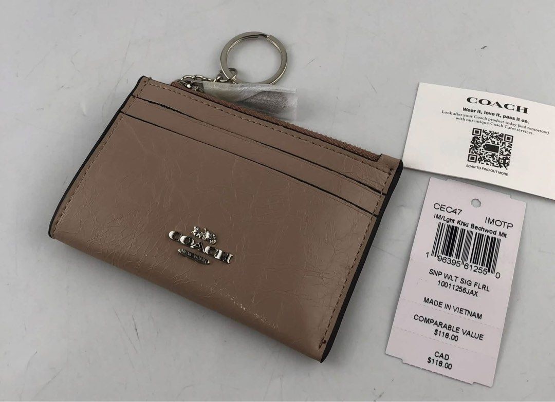 Coach Mini Skinny ID Case (Category: Wallets & Card holders) located in Binan City. Submitted by pinkykeenshop (Listing ID 1470346780, Image 3). Description: .